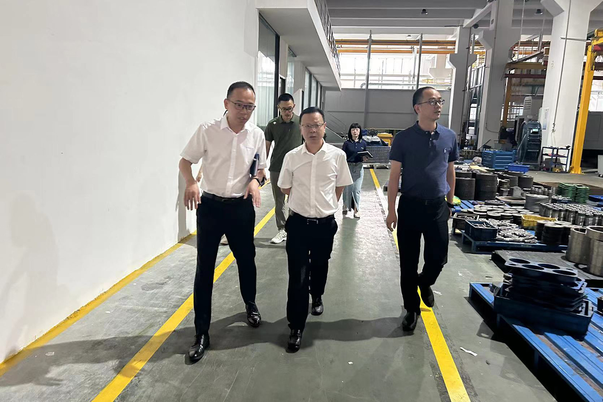 ???2023年8月4日平陽縣金縣長一行領(lǐng)導(dǎo)，蒞臨浙江恒齒傳動(dòng)股份有限公司進(jìn)行視察指導(dǎo)。